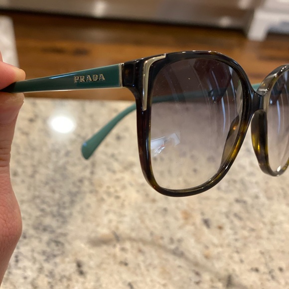 Prada sunglasses - Picture 3 of 5